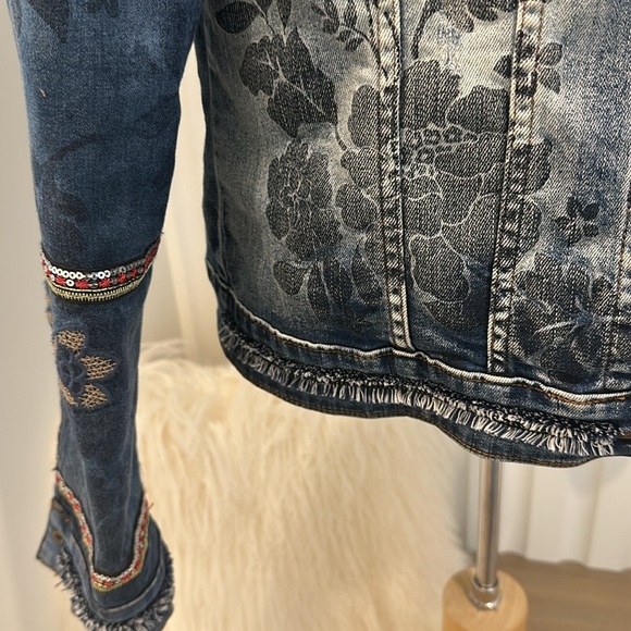 Desigual Denim Embroidered Embellishment jacket. Size 38 - Picture 3 of 9